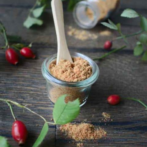 Öğütülmüş Kuşburnu Tozu 100 gr ÇEKİRDEKLİ Yerli İlaçsız (BÜTÜN HALDE ÖĞÜTÜLMÜŞ)
